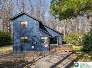 112 Crazy Horse Court, Tobyhanna Twp, PA 18334