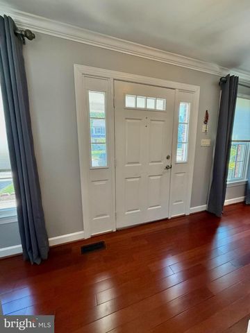 6160 LUCAS POND CT, Burke, VA 22015