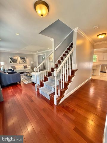 6160 LUCAS POND CT, Burke, VA 22015