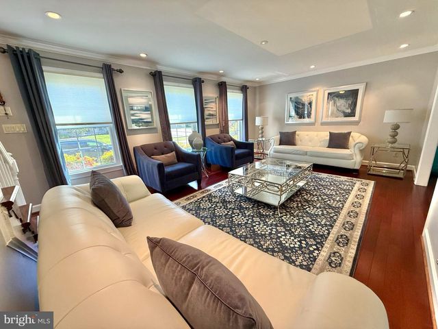 6160 LUCAS POND CT, Burke, VA 22015