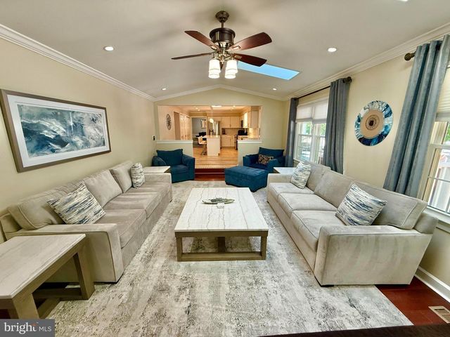 6160 LUCAS POND CT, Burke, VA 22015