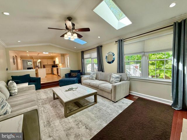 6160 LUCAS POND CT, Burke, VA 22015