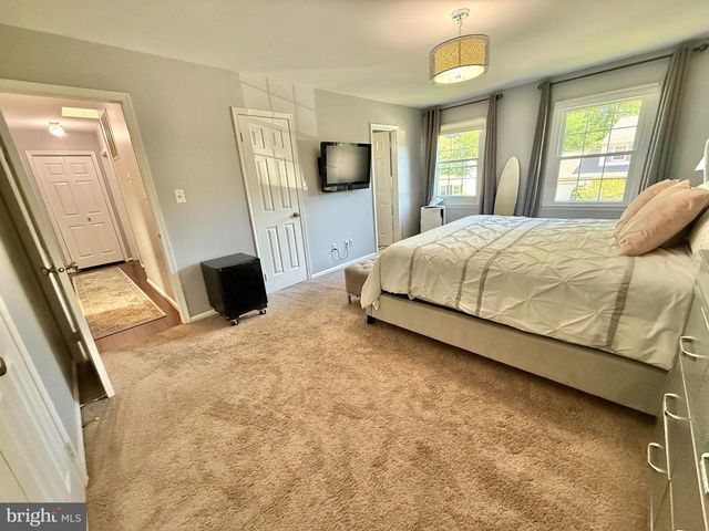 6160 LUCAS POND CT, Burke, VA 22015