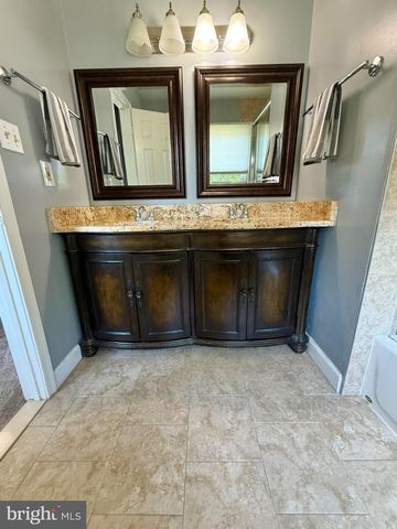 6160 LUCAS POND CT, Burke, VA 22015