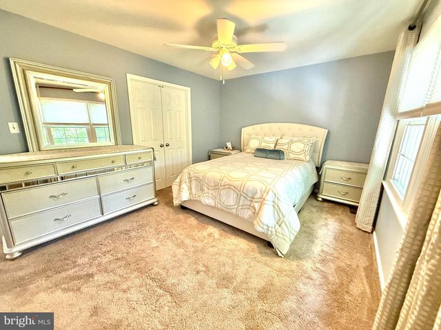 6160 LUCAS POND CT, Burke, VA 22015