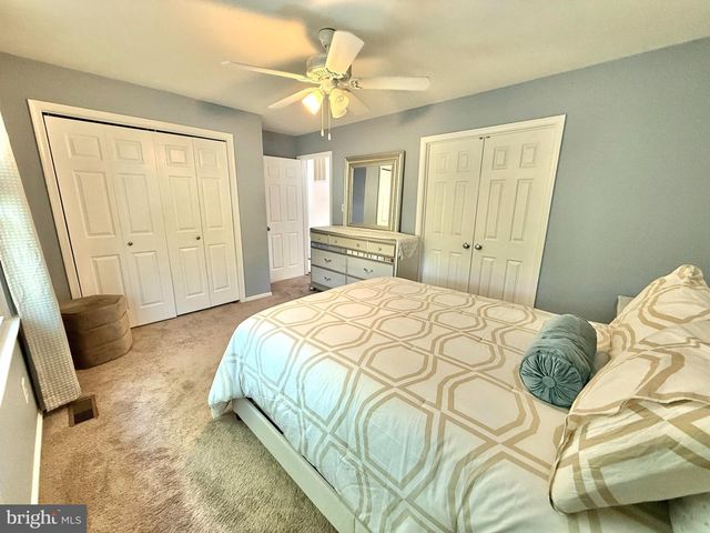 6160 LUCAS POND CT, Burke, VA 22015