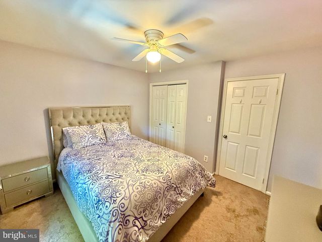 6160 LUCAS POND CT, Burke, VA 22015