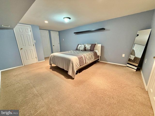 6160 LUCAS POND CT, Burke, VA 22015