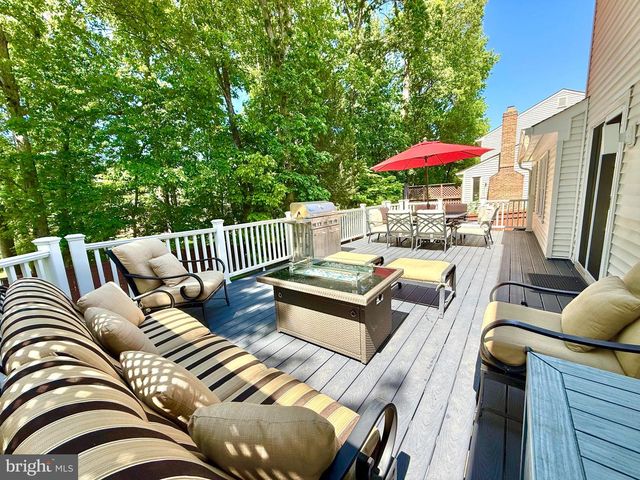 6160 LUCAS POND CT, Burke, VA 22015
