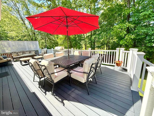 6160 LUCAS POND CT, Burke, VA 22015