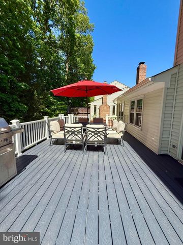 6160 LUCAS POND CT, Burke, VA 22015