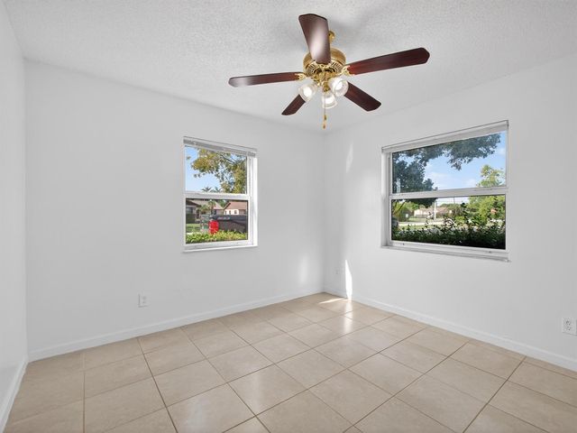 2548 Ida Way, West Palm Beach, FL 33415