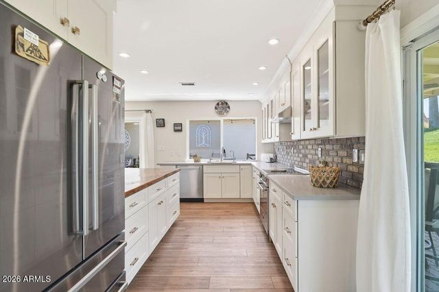 6043 E LEWIS Avenue, Scottsdale, AZ 85257