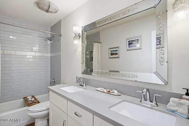 6043 E LEWIS Avenue, Scottsdale, AZ 85257