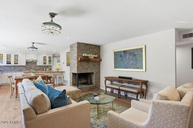 6043 E LEWIS Avenue, Scottsdale, AZ 85257