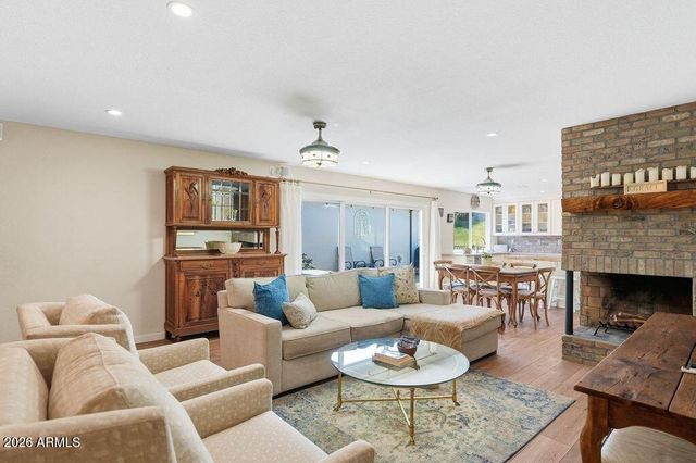 6043 E LEWIS Avenue, Scottsdale, AZ 85257