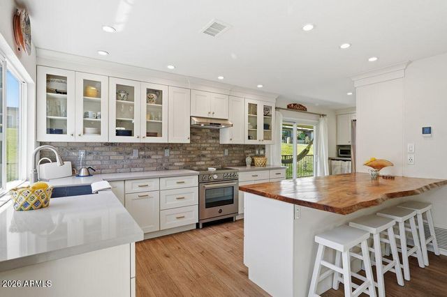 6043 E LEWIS Avenue, Scottsdale, AZ 85257