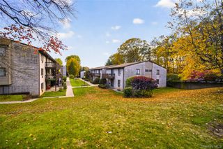 10 Secora Road L12, Monsey, NY 10952