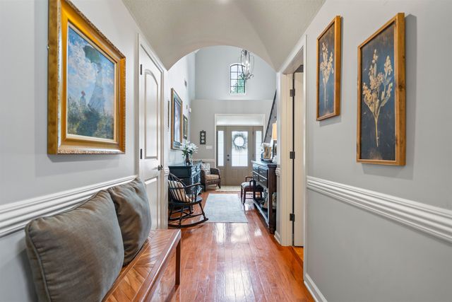 385 GARDEN SPRINGS DR, Oakland, TN 38060