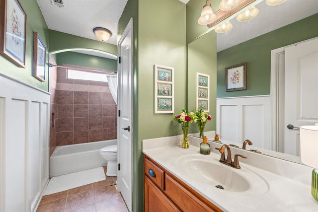 385 GARDEN SPRINGS DR, Oakland, TN 38060