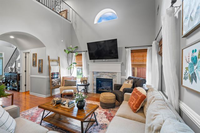 385 GARDEN SPRINGS DR, Oakland, TN 38060
