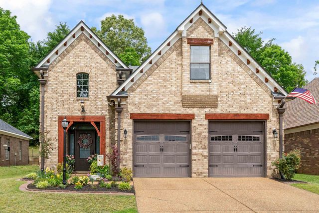 385 GARDEN SPRINGS DR, Oakland, TN 38060