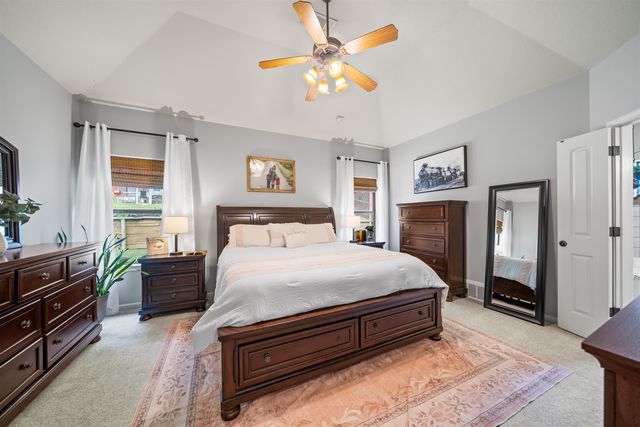 385 GARDEN SPRINGS DR, Oakland, TN 38060