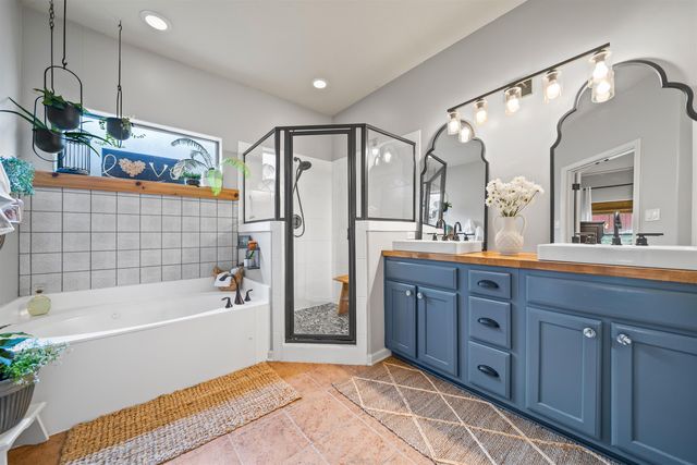385 GARDEN SPRINGS DR, Oakland, TN 38060