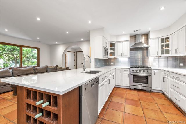 1276 Mara Court, Atlantic Beach, NY 11509