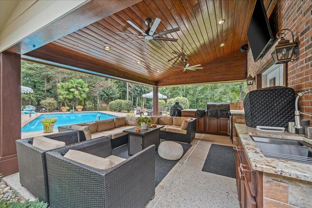 24 Cove Ln., Hattiesburg, MS 39402