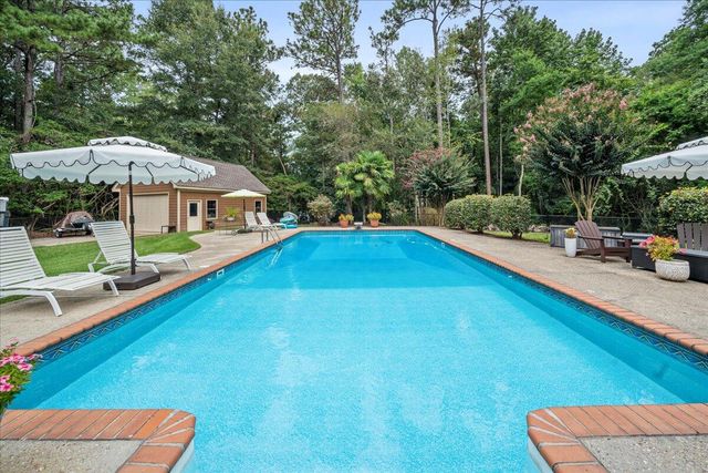 24 Cove Ln., Hattiesburg, MS 39402