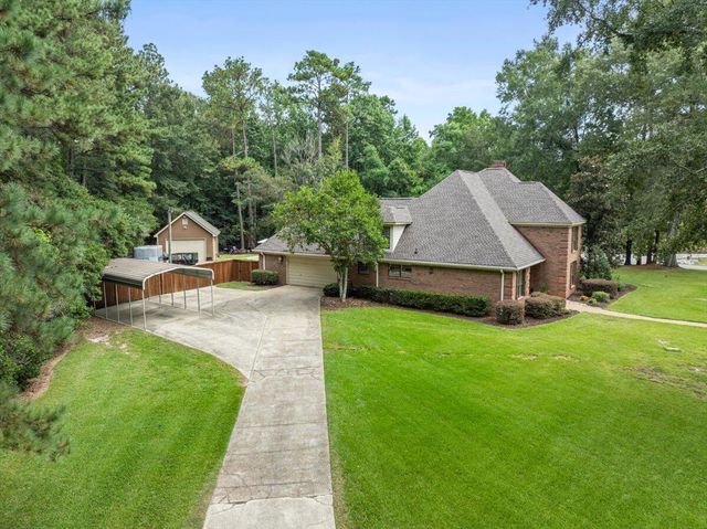 24 Cove Ln., Hattiesburg, MS 39402