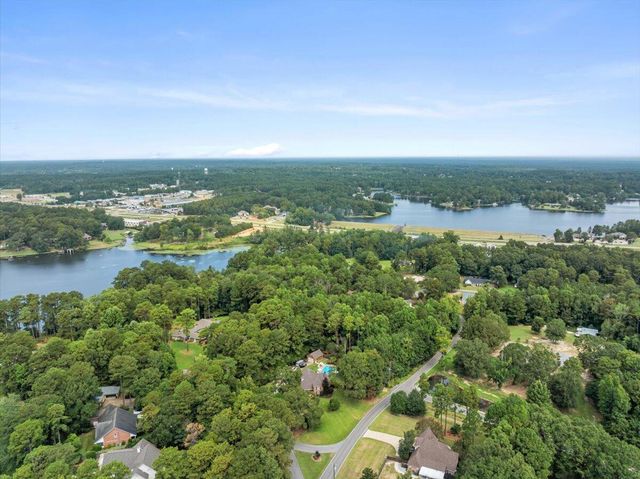 24 Cove Ln., Hattiesburg, MS 39402