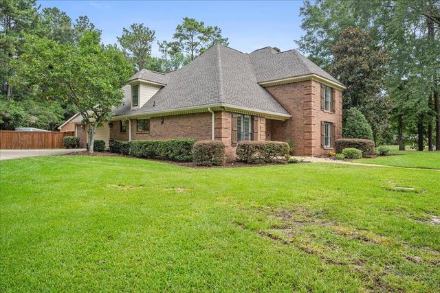 24 Cove Ln., Hattiesburg, MS 39402