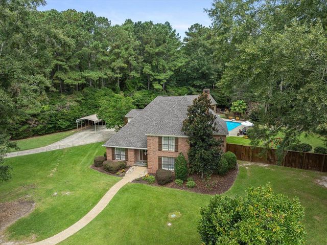 24 Cove Ln., Hattiesburg, MS 39402