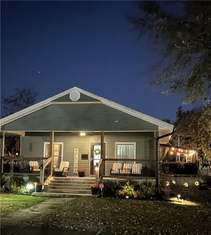 312 E Lee Street, Nevada, MO 64772