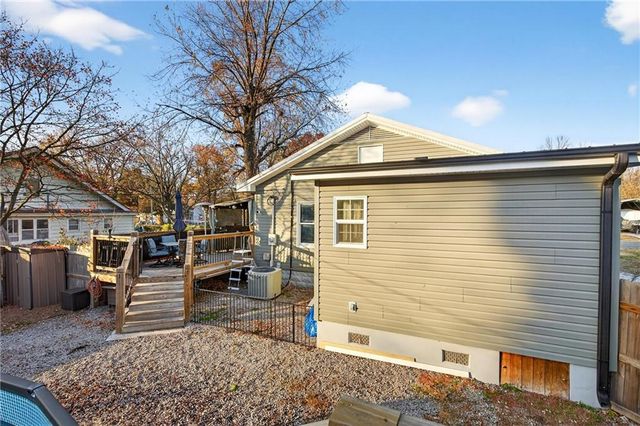 312 E Lee Street, Nevada, MO 64772