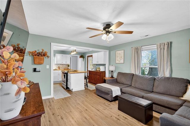 312 E Lee Street, Nevada, MO 64772