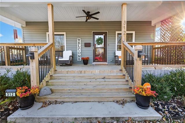 312 E Lee Street, Nevada, MO 64772