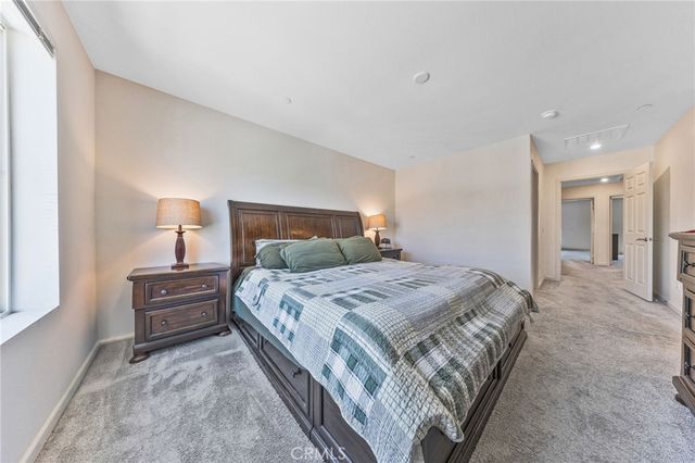 963 W Clover Avenue, Rialto, CA 92376