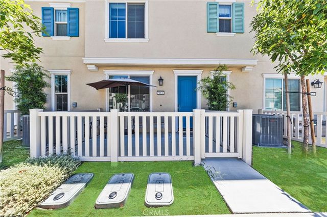 963 W Clover Avenue, Rialto, CA 92376