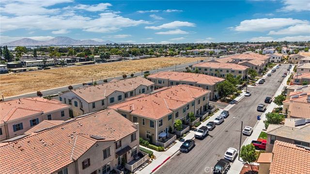 963 W Clover Avenue, Rialto, CA 92376