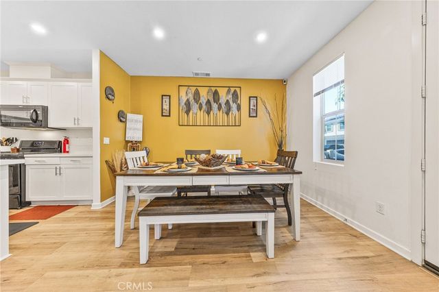 963 W Clover Avenue, Rialto, CA 92376