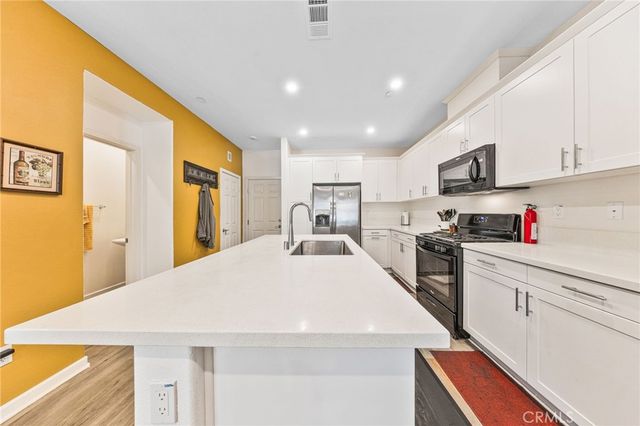 963 W Clover Avenue, Rialto, CA 92376
