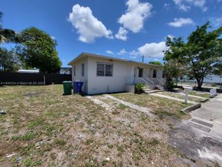 640 - 642 NW 77th St, Miami, FL 33150