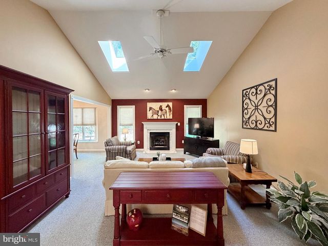 14890 IVANHOE CT, Issue, MD 20645