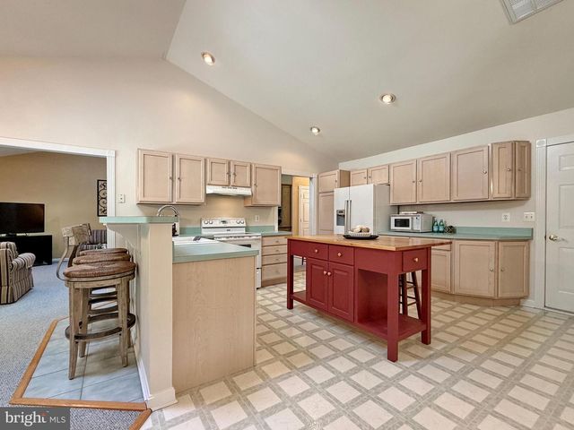 14890 IVANHOE CT, Issue, MD 20645