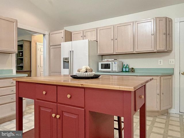 14890 IVANHOE CT, Issue, MD 20645