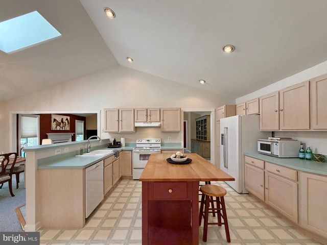 14890 IVANHOE CT, Issue, MD 20645