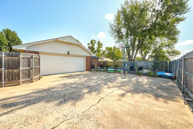 1301 Brookhaven Boulevard, Norman, OK 73072